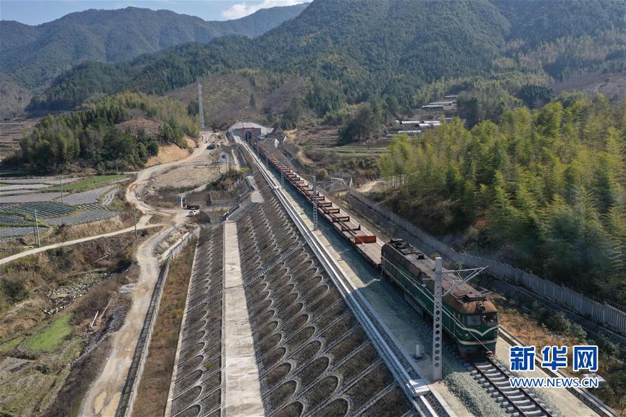 （经济）（3）衢宁铁路福建段轨道铺通
