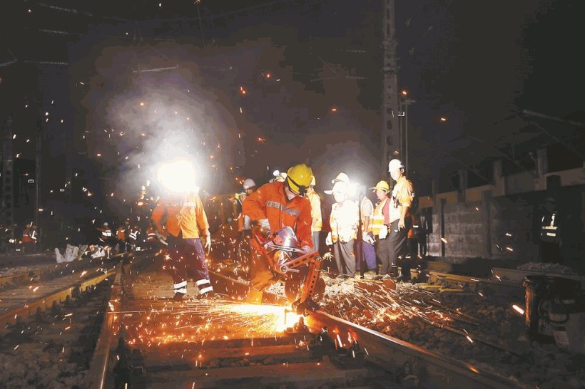 福建最大铁路编组站换岔成功