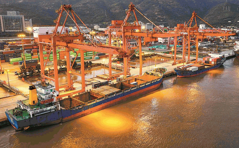 今年前10个月 福建省对外贸易进出口总值1.56万亿元